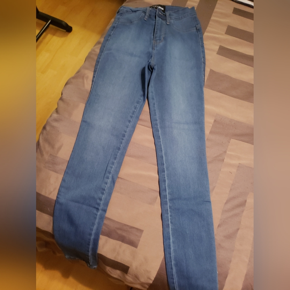 Fashion Nova Sz 5/27 jeans